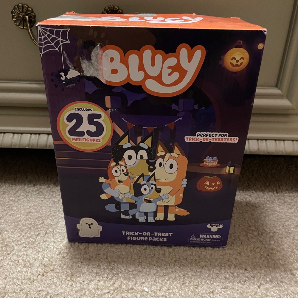 Bluey Halloween Trick-or-Treat 25 Mini Figure Pack Moose Toys Sealed Bags